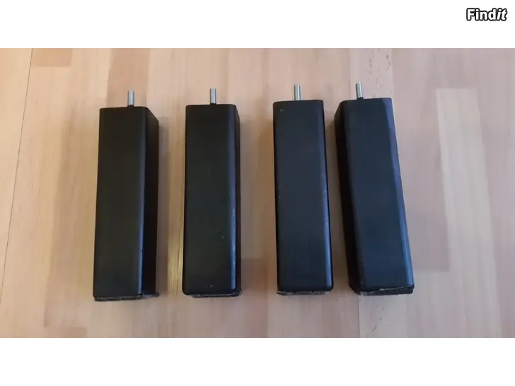 Säljes Sängyn jalat 4kpl 20cm musta puuta -hinta 6e