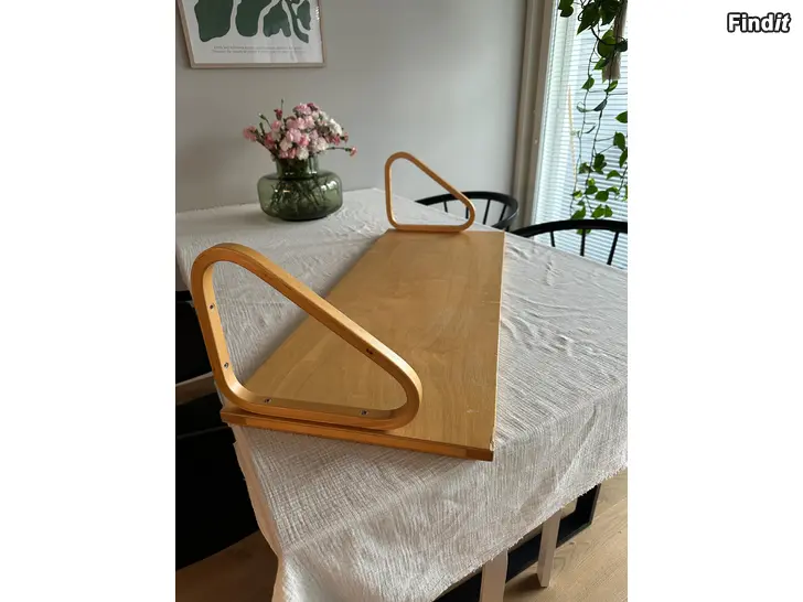 Myydään Artek 112a -seinähylly