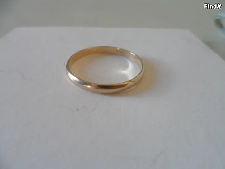 Myydään Kultasormus 14K koko 20,5