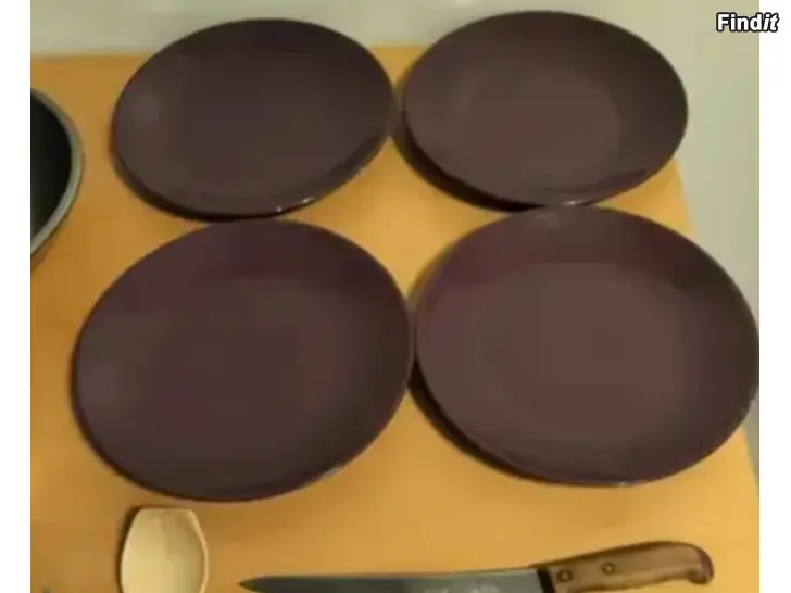 Myydään Leipäveitsi Fiskars lautaset matceramica puukauha