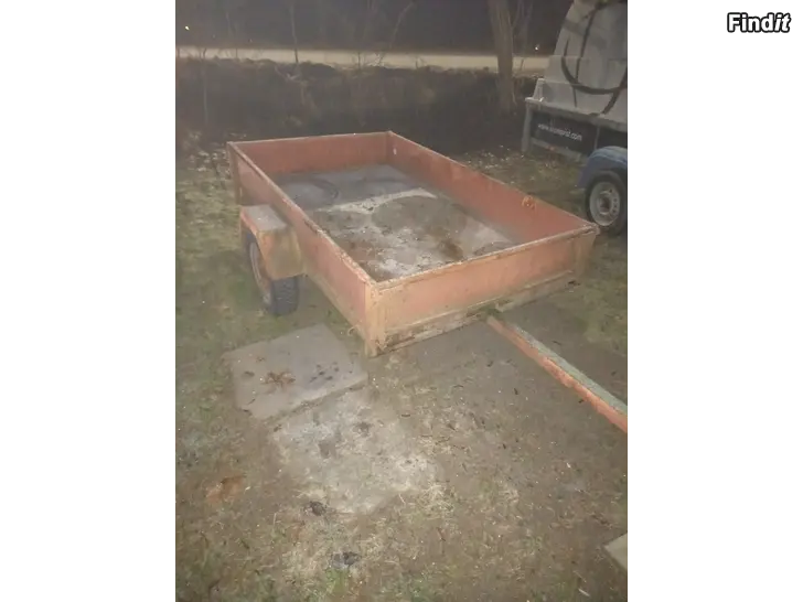 Myydään Vanha peräkärry