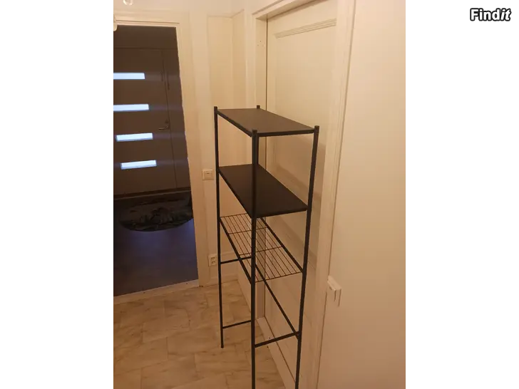 Myydään Kylpyhuonehylly