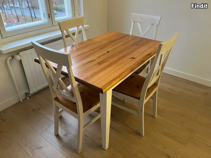 Säljes Matbord + 4 stolar