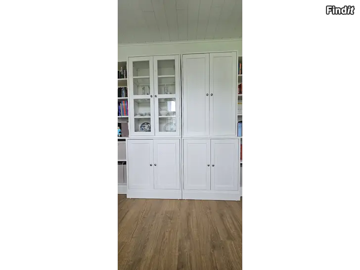 Säljes Skåp och/eller vitrinskåp