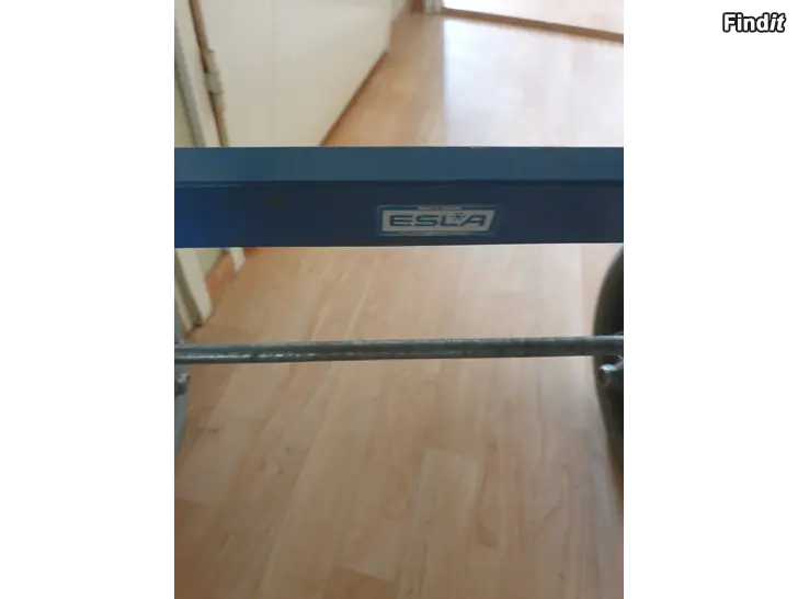 Säljes ESLAn sininen ROLLAATTORI