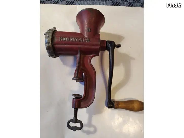 Myydään HUSQVARNA 8, lihamylly, 100 v, emaloitu