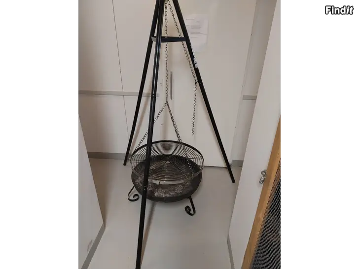 Säljes KOLMIJALKAGRILLI