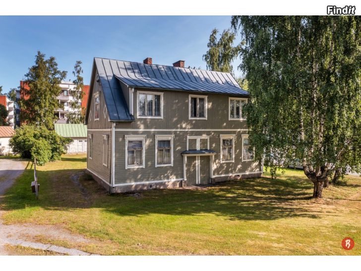 Säljes Grundrenoveringsobjekt i centrala Jakobstad - ca 160 m² i två plan