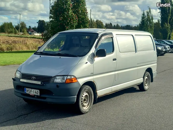 Myydään Toyota Hiace 2.5 D-4D 102hv Pitkä