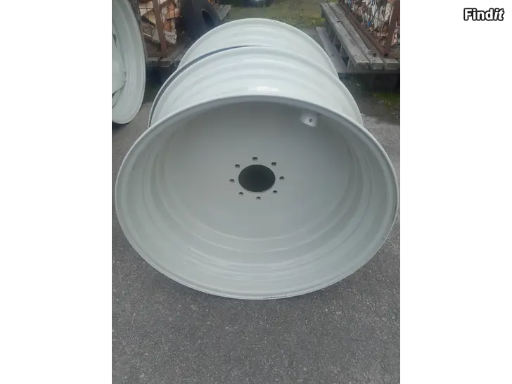 Myydään 15x34 vanteet ja renkaat MF ja Fiat