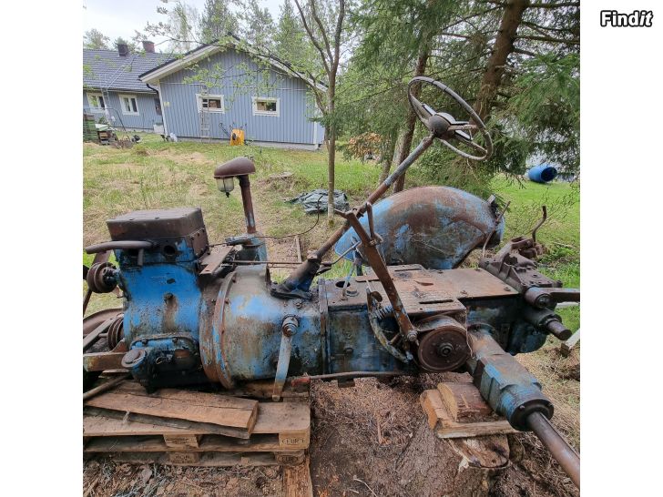 Myydään Zetor 25 A + takaosa