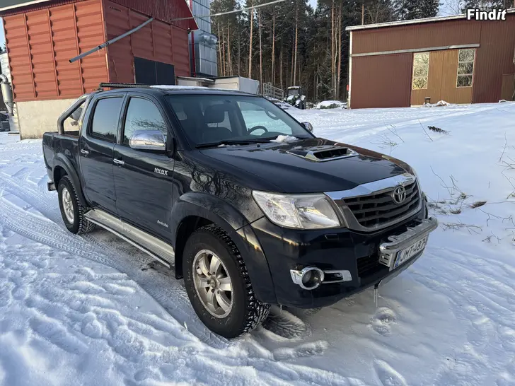 Myydään Toyota Hilux -15