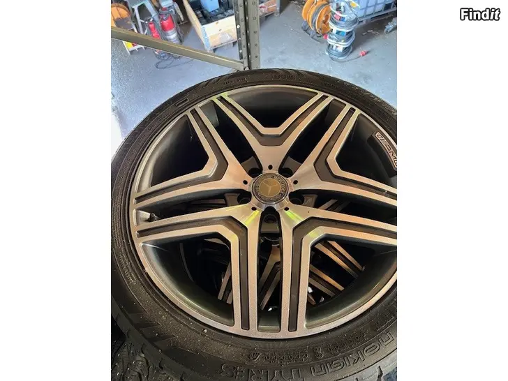 Myydään Mercedes-Benz 20 kesärenkaat vanteilla