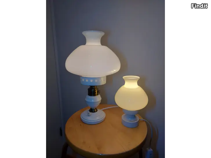 Myydään Vintage Lival pöytävalaisimet
