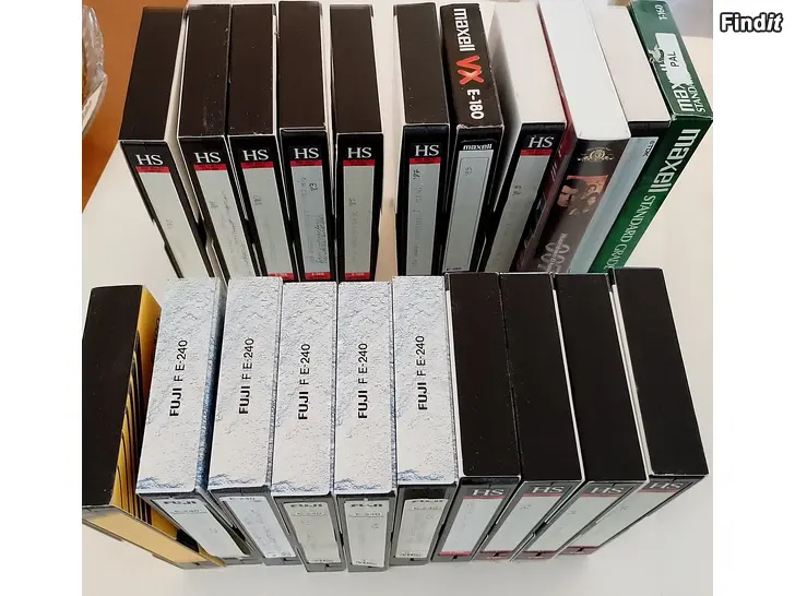 Myydään James Bond filmit VHS-tallenteina 21 kpl