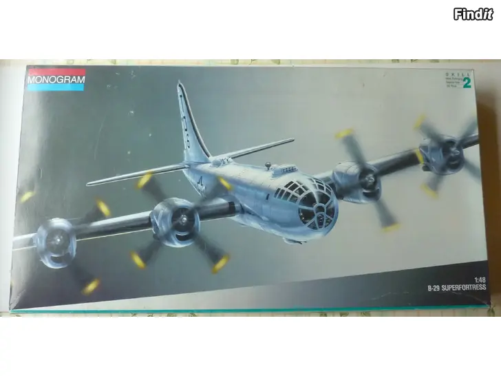 Myydään Iso koottava B-29 Superfortress pienoismalli