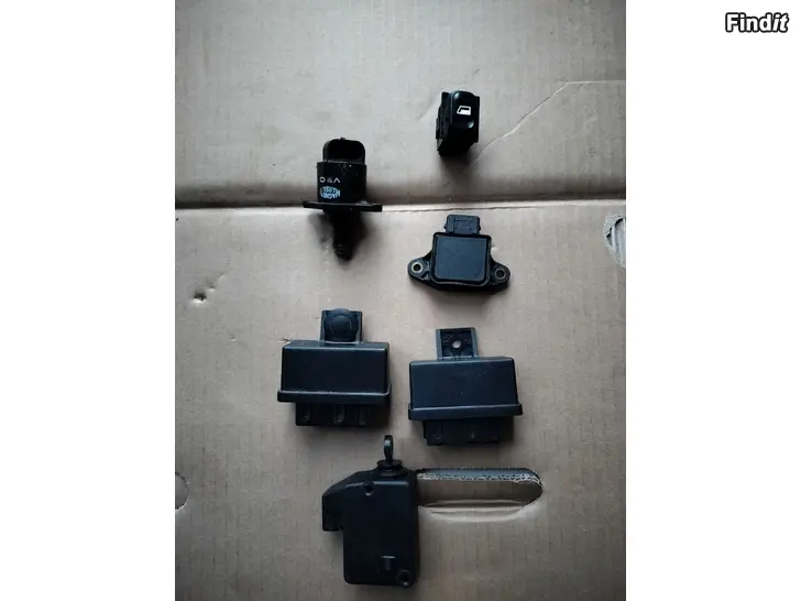 Myydään Keskuslukitus moottori Bitron polttoainepumpunrele tyhjäkäyntianturi