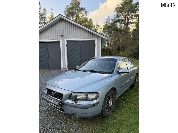 Myydään Volvo S60 Automat 2,4 bensin
