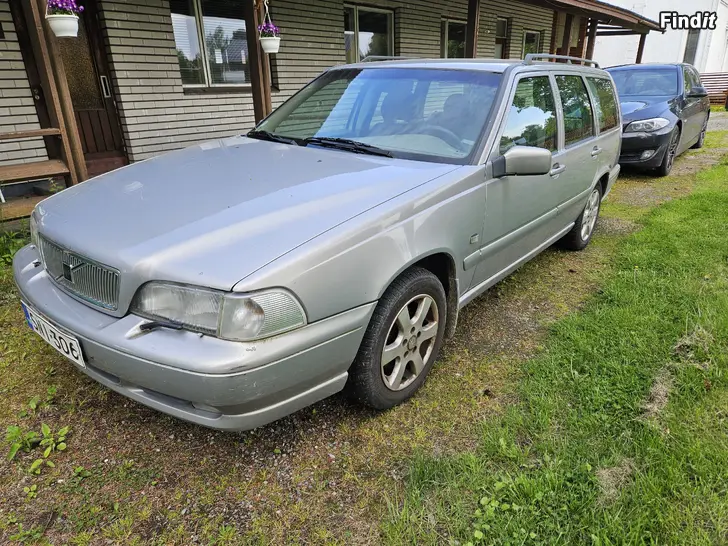 Säljes Volvo v70 2,5l bensin 1998