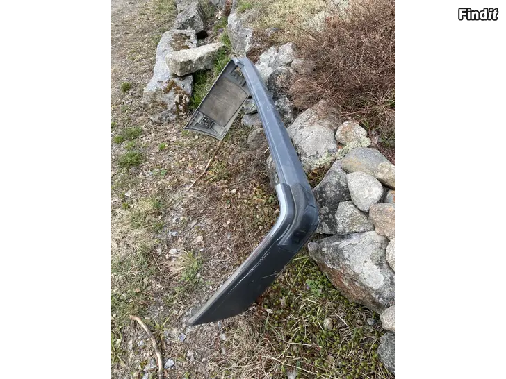 Myydään Mercedes S124 bakkofångare