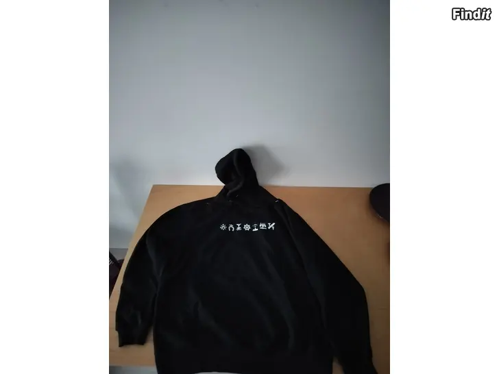 Myydään Kuumaa bändi huppari t-paita