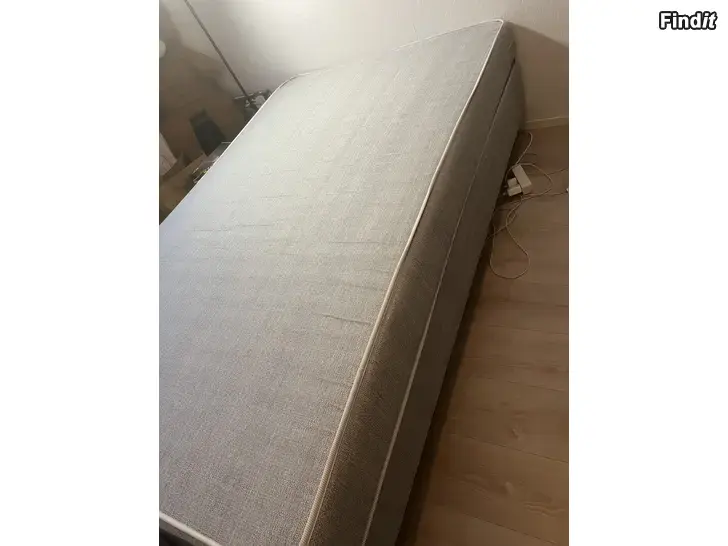 Säljes säng säljes