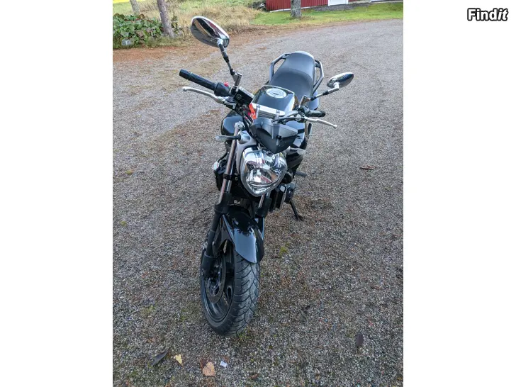 Myydään Säljes min Yamaha FZ6-N S2 årsm 2008