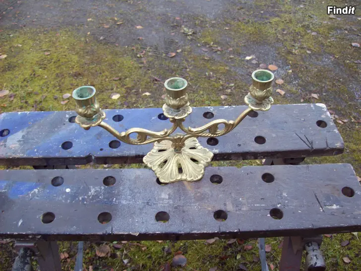 Säljes Messinkinen kynttilänjalka