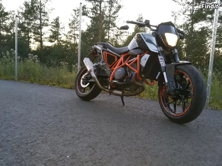 Myydään ktm duke 690