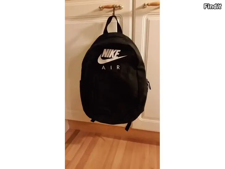 Myydään Nike Air reppu  -8e