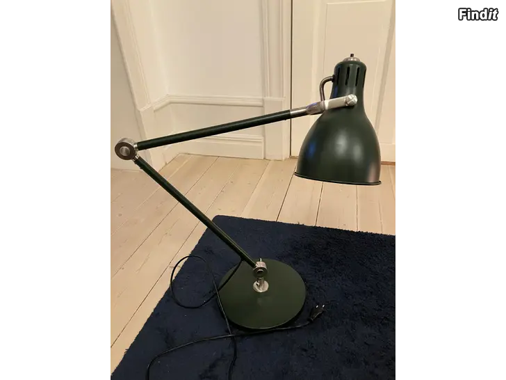 Säljes Skrivbordslampa från Ikea