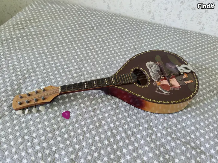 Myydään Mandolin
