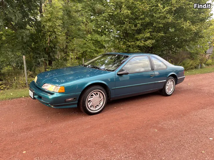 Säljes Ford thunderbird veteranbesiktad
