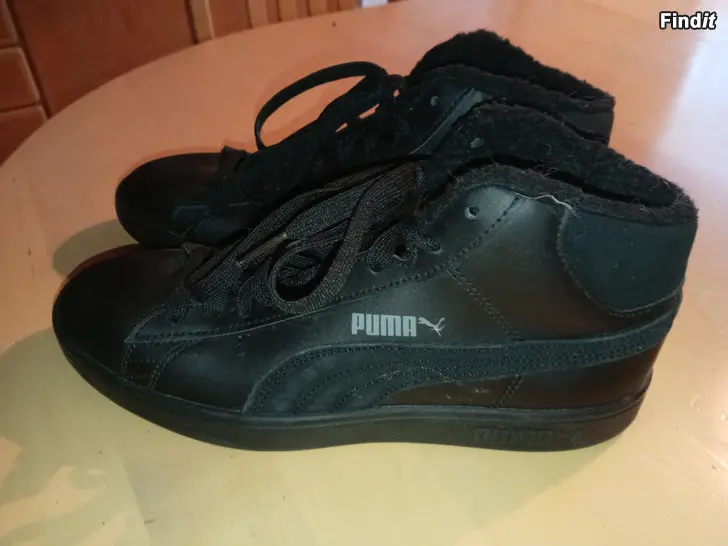 Myydään Naisten Puma lenkkarit 39