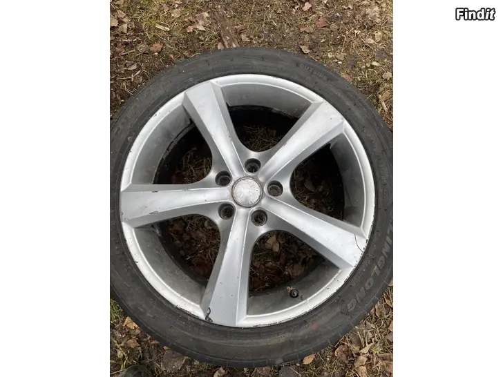 Myydään Volvon aluvanteet/ kesärenkaat