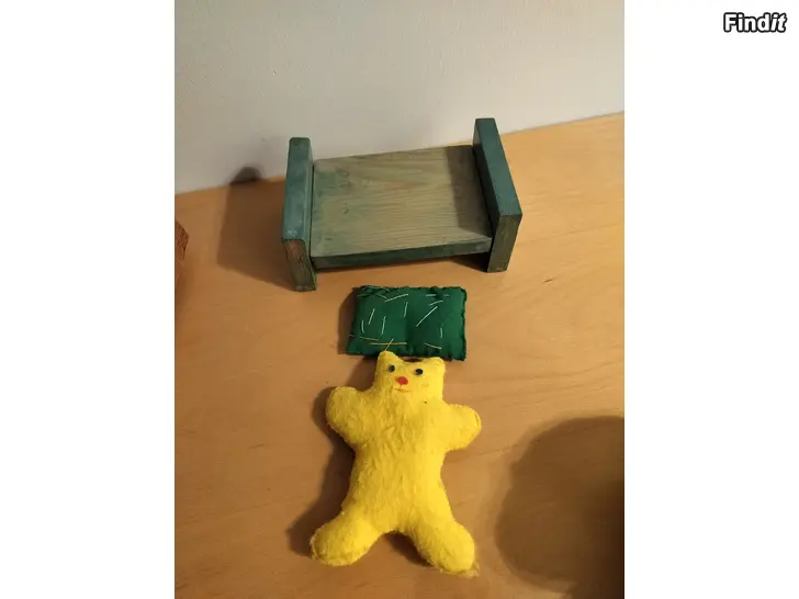 Myydään Kissa pikku kuu