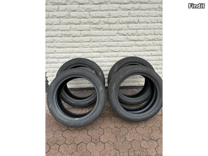 Myydään Pirelli Winter 2 friktionsdäck 19tum 4 st