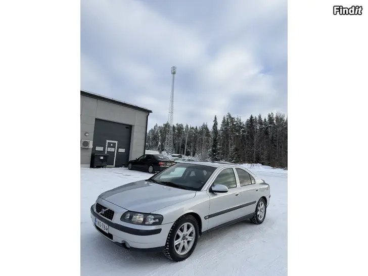 Myydään Volvo S60 2.4 Aut -02