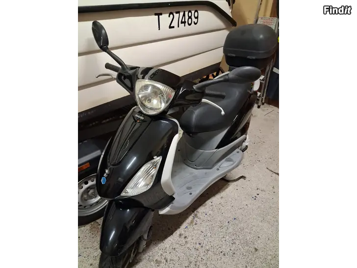 Säljes Piaggio 4-takt scooter