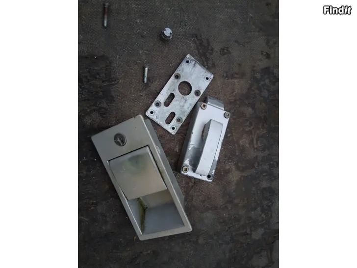 Myydään Oven lukko