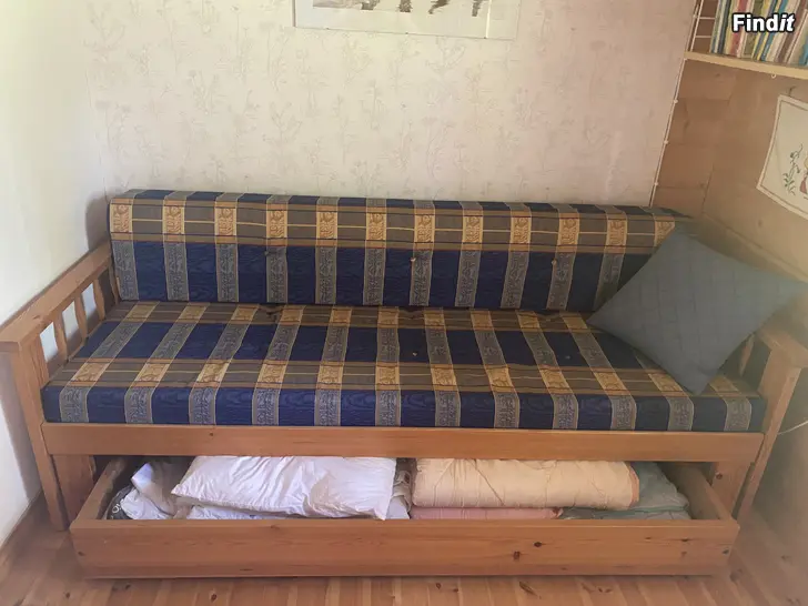 Säljes Stabil bäddsoffa