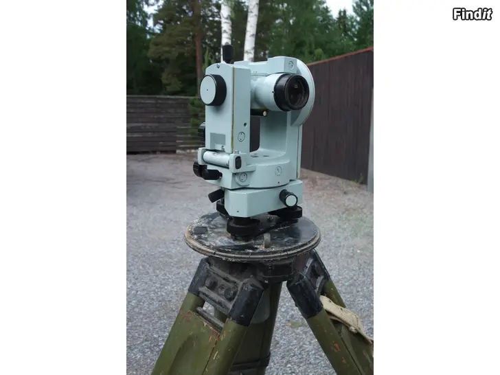 Myydään Vanha vaaituskone / teodoliitti