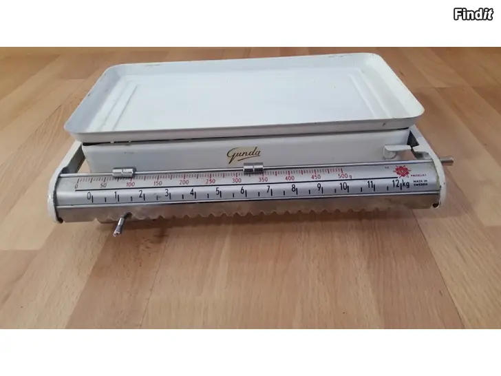 Säljes vintage talousvaaka max 12kg Gunda valkoinen 3e