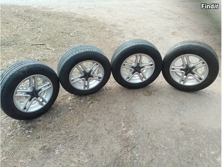 Myydään Mercedes -Benz Kesärenkaat