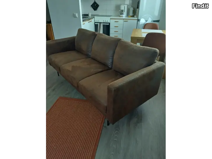 Myydään Uutta vastaava sohva/soffa