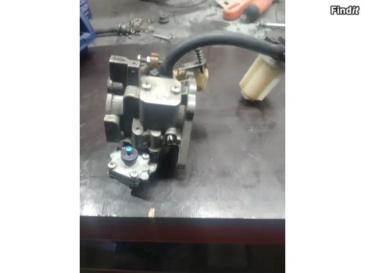 Myydään Mercury Mariner 20 förgasare