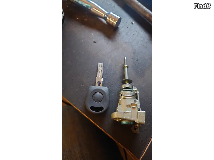 Säljes Nyckellås till vw caddy, nytt i låda