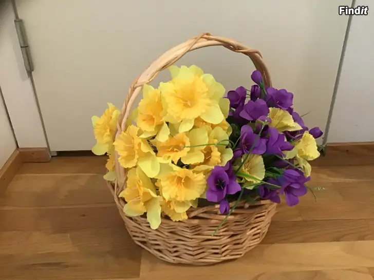 Säljes Stabil fin korg i nyskick för Påskens blommor/godsaker