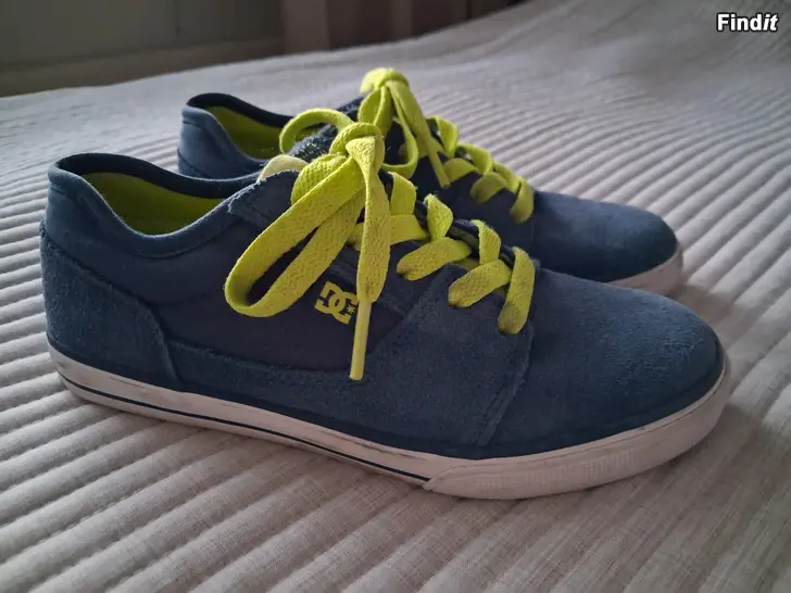 Säljes DC skor / kengät 33