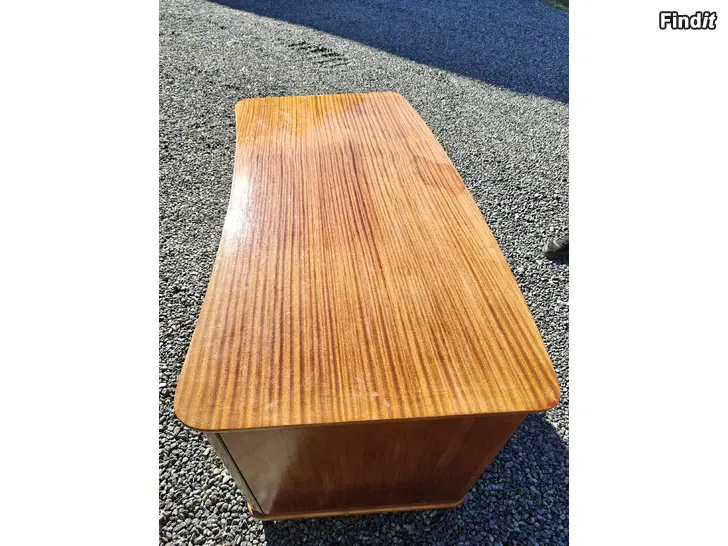 Säljes Antikt skrivbord